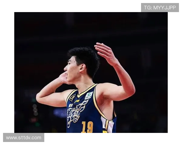 徐昕上半场13分钟贡献1分4板1助2帽展现内线价值防守存在感